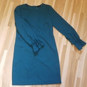 Banana Republic green long sleeve dress
